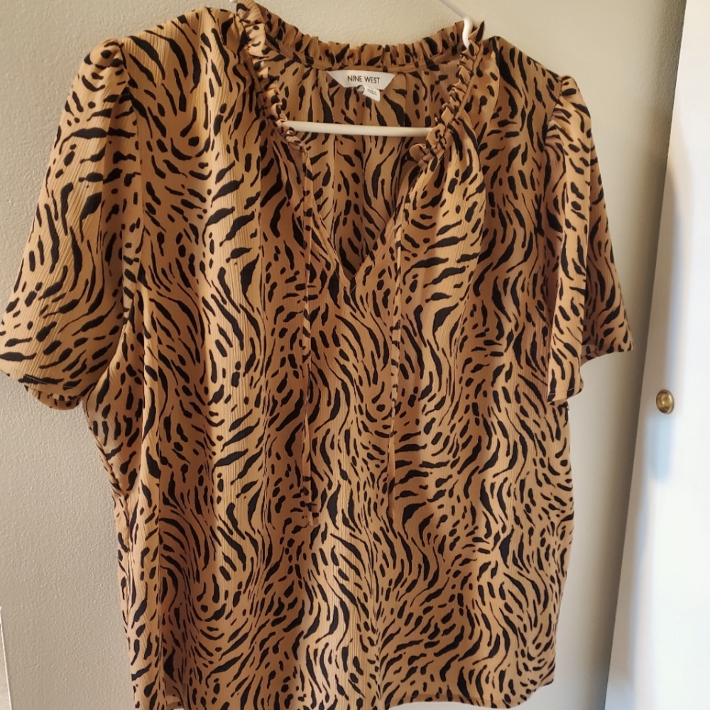 Nine West top